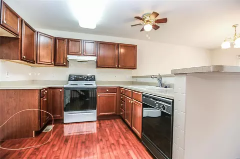 552 Hilltop Townes Dr, Eureka, MO 63025 photo 10