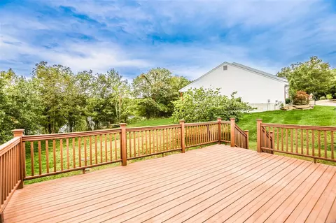 552 Hilltop Townes Dr, Eureka, MO 63025 photo 37