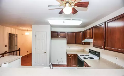 552 Hilltop Townes Dr, Eureka, MO 63025 photo 7