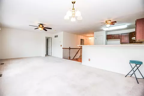 552 Hilltop Townes Dr, Eureka, MO 63025 photo 6