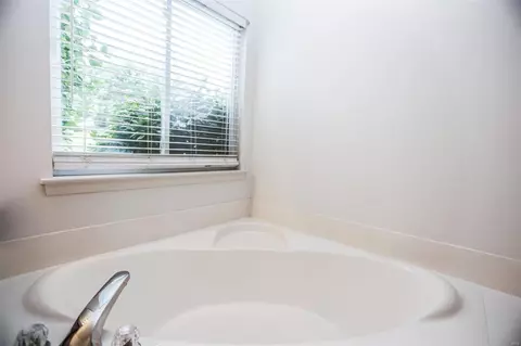 552 Hilltop Townes Dr, Eureka, MO 63025 photo 17