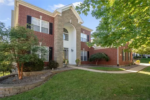 17816 Suzanne Ridge Dr, Wildwood, MO 63038