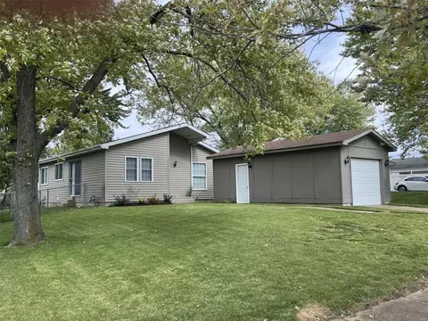 2663 Blue Heron Dr, Florissant, MO 63031