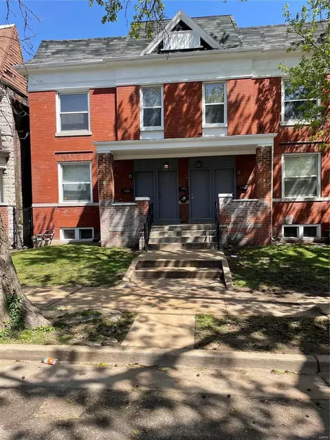 4721 Newberry Ter, Saint Louis, MO 63113