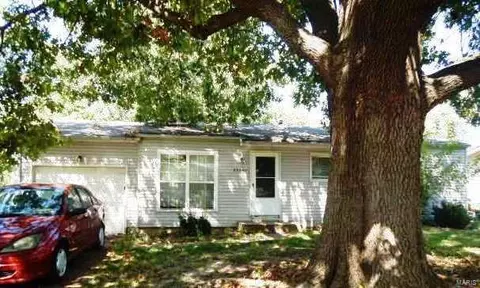 12367 Pinta Dr, Saint Louis, MO 63138