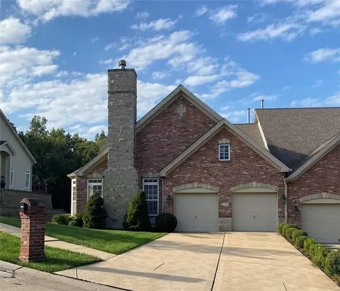 1418 Dietrich Woods Ct, Ballwin, MO 63021