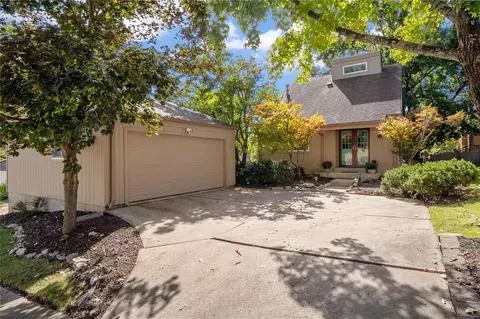 1632 Award Dr, Manchester, MO 63021