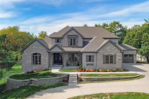 1 Topping Ln, Des Peres, MO 63131