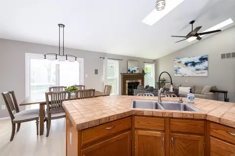 2546 Barrett Place Dr, Ballwin, MO 63021 photo 11