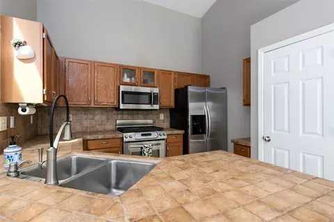 2546 Barrett Place Dr, Ballwin, MO 63021 photo 9
