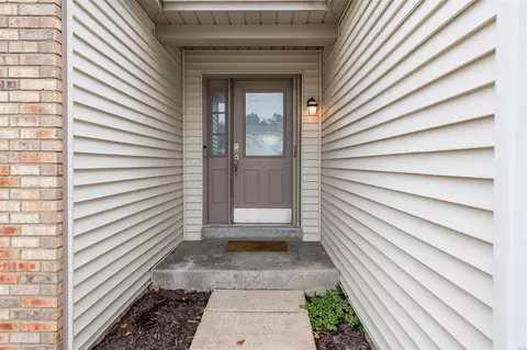 2546 Barrett Place Dr, Ballwin, MO 63021 photo 2