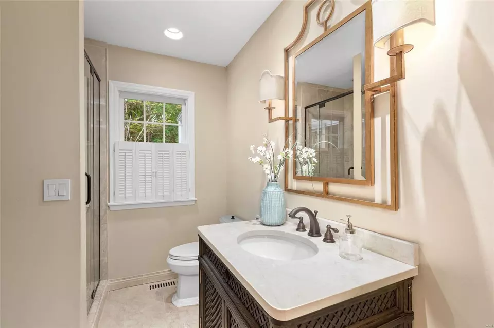  2050 N Geyer Rd, Saint Louis, MO 63131 photo 20