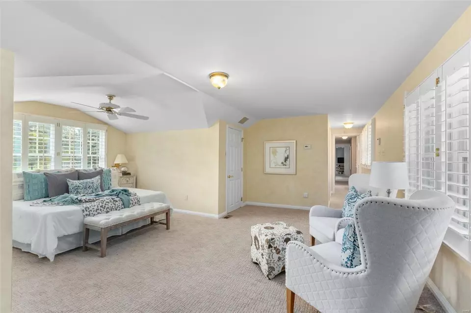  2050 N Geyer Rd, Saint Louis, MO 63131 photo 22