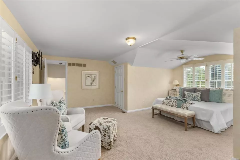  2050 N Geyer Rd, Saint Louis, MO 63131 photo 21