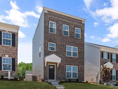 9413 Vandervoort Ct, Crestwood, MO 63126