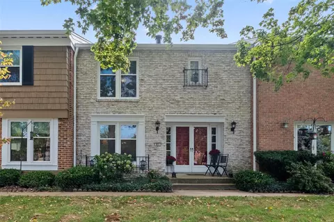 821 Amolac Dr, Saint Louis, MO 63141