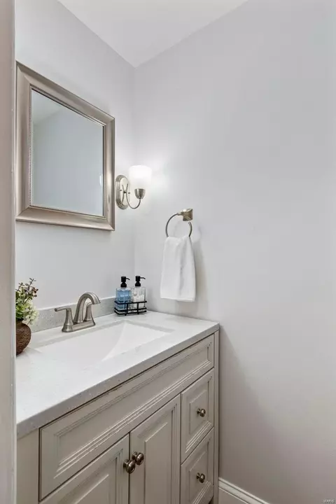 1055 Pinegate Dr, Saint Louis, MO 63122 photo 13
