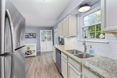 1055 Pinegate Dr, Saint Louis, MO 63122 photo 9