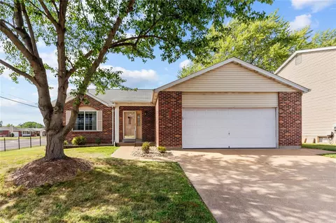 8389 Weber Terrace Dr, Saint Louis, MO 63123