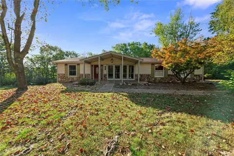 12 Autumn Leaves Dr, Lake Saint Louis, MO 63367