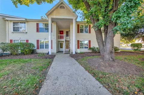 940 Sugar Lake Ct #8 2ND, Saint Peters, MO 63376