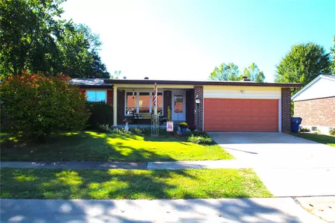 2674 Cliffwood Trl, Oakville, MO 63129