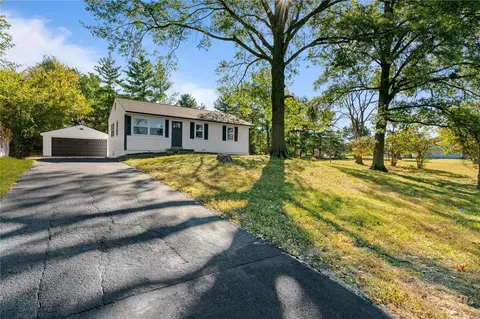 19 Devore Dr, Ellisville, MO 63011