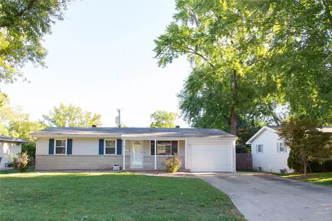 717 Riderwood Dr, Hazelwood, MO 63042