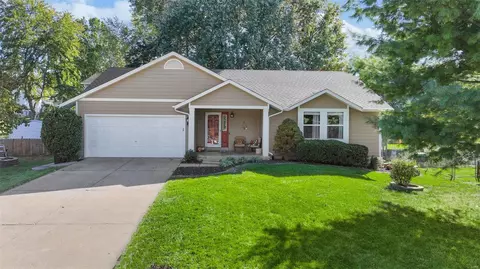 3 Ridge Point Ct, Saint Charles, MO 63304