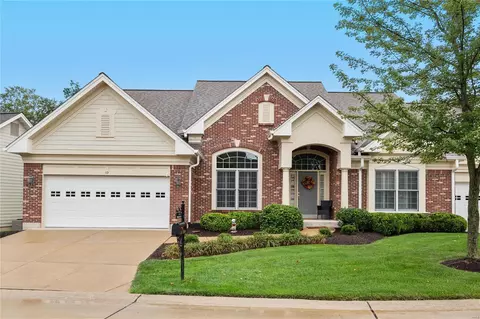 59 Picardy Hill Dr, Chesterfield, MO 63017