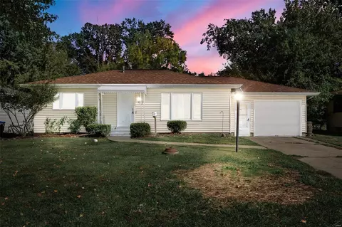 60 Country Life Dr, O'fallon, MO 63366