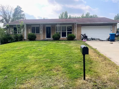 2048 Jenner Ln, Saint Louis, MO 63138