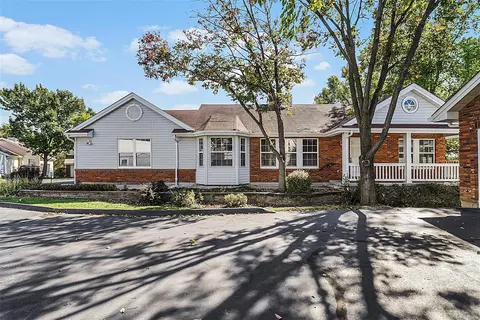 13047 Midfield Ter, Saint Louis, MO 63146