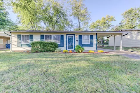 522 Impala Ln, Hazelwood, MO 63042