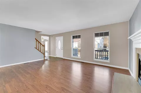 Living - 582 Woodlyn, Ballwin, MO 63021 photo 2 of 6
