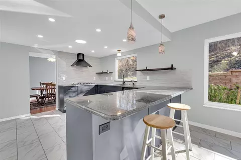Kitchen - 582 Woodlyn, Ballwin, MO 63021 photo 4 of 5