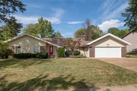 2632 Heritage Lndg, Saint Charles, MO 63303