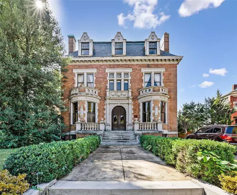 3506 Hawthorne Blvd, Saint Louis, MO 63104