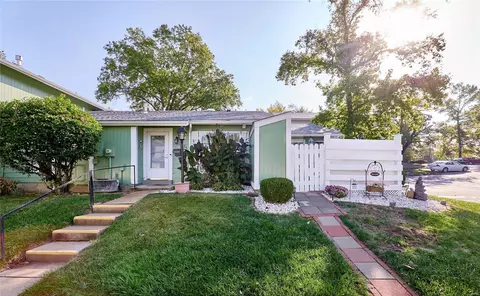 2425 Forest Shadows Dr, Saint Louis, MO 63136