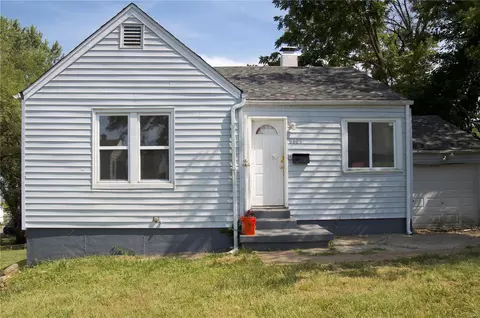 8808 Wiedle Pl, Saint Louis, MO 63136