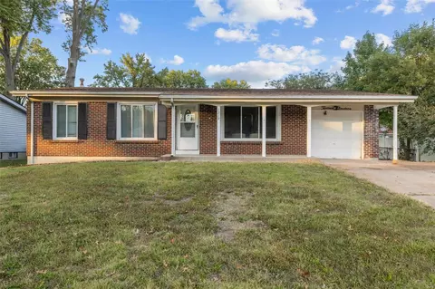 1319 Coppergate Ln, Saint Louis, MO 63138
