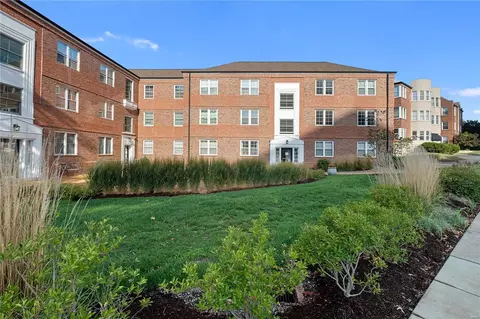 921 S Hanley Rd #C, Clayton, MO 63105