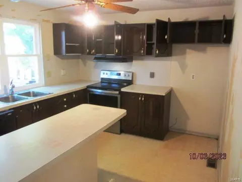 993 Huntington View Dr, Manchester, MO 63021 photo 3