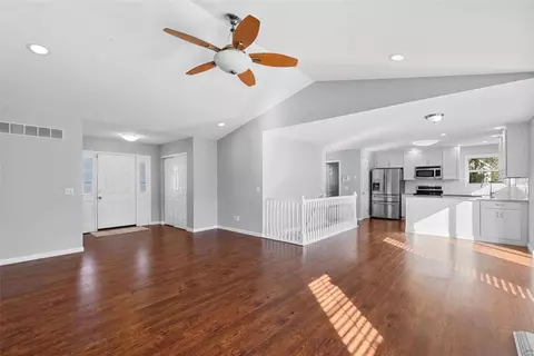 1102 Castle Pines Dr, St Peters, MO 63366 photo 3