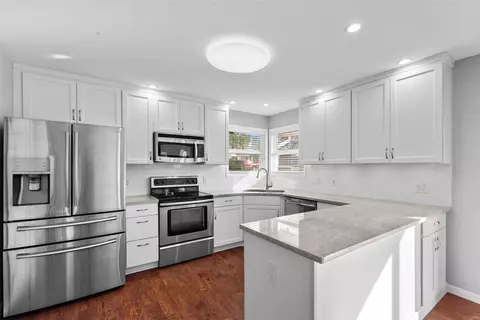 1102 Castle Pines Dr, St Peters, MO 63366 photo 7