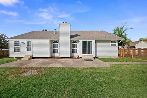 1102 Castle Pines Dr, St Peters, MO 63366 photo 33