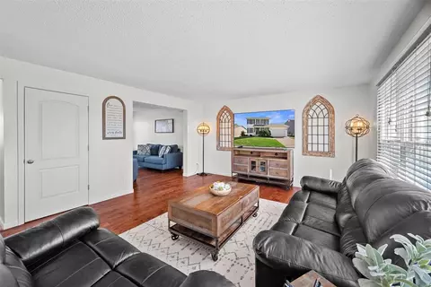 285 England Dr, O'fallon, MO 63366 photo 2