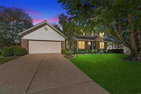 2839 Kettering Dr, Saint Charles, MO 63303