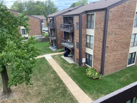 4230 Kay Ln #9, Saint Louis, MO 63123