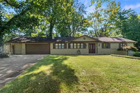 4 Lejer Ln, Saint Peters, MO 63376